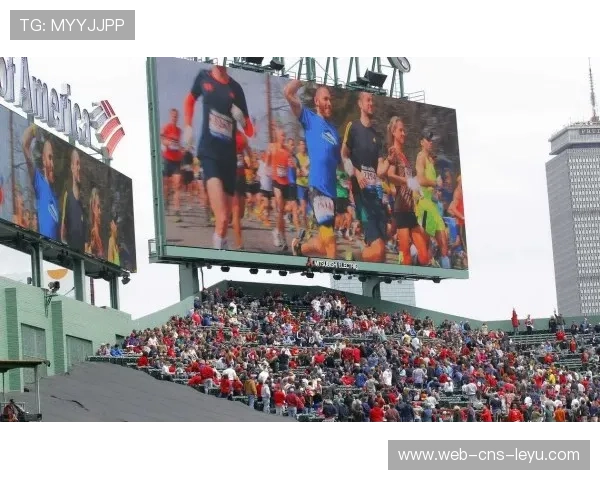 赛前默哀仪式，纪念意义时刻