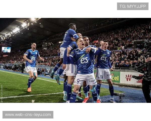 斯特拉斯堡主场对巴黎圣日耳曼战绩优异，近四次主场三次拿分